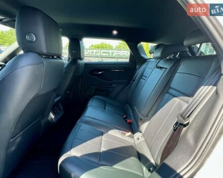 Білий Ленд Ровер Рендж Ровер Евок, об'ємом двигуна 2 л та пробігом 13 тис. км за 55900 $, фото 31 на Automoto.ua