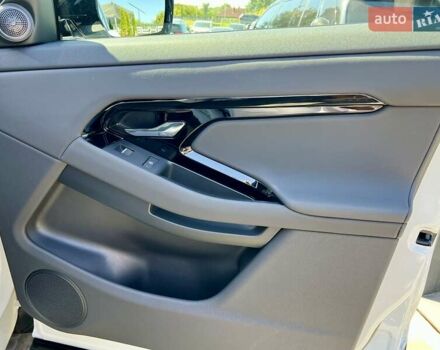 Белый Ленд Ровер Рендж Ровер Эвок, объемом двигателя 2 л и пробегом 13 тыс. км за 56900 $, фото 49 на Automoto.ua