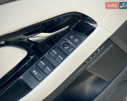 Білий Ленд Ровер Рендж Ровер Евок, об'ємом двигуна 2 л та пробігом 13 тис. км за 54900 $, фото 15 на Automoto.ua