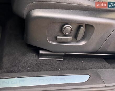 Білий Ленд Ровер Рендж Ровер Евок, об'ємом двигуна 2 л та пробігом 13 тис. км за 54900 $, фото 16 на Automoto.ua