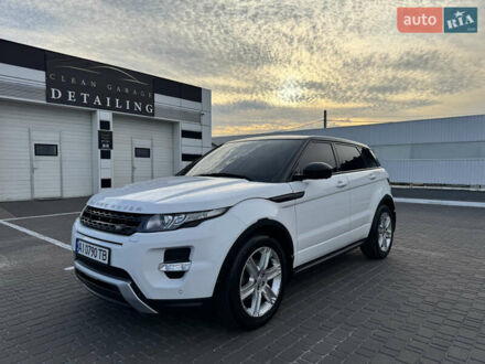 Ленд Ровер Рендж Ровер Эвок 2013 в Киеве на Automoto.ua Белый Ленд Ровер Рендж Ровер Эвок, объемом двигателя 2.18 л и пробегом 126 тыс. км за 20800 $, фото 1 на Automoto.ua
