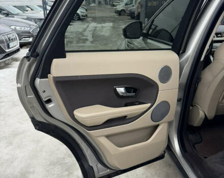 Бежевый Ленд Ровер Рендж Ровер Эвок, объемом двигателя 2 л и пробегом 246 тыс. км за 14500 $, фото 27 на Automoto.ua