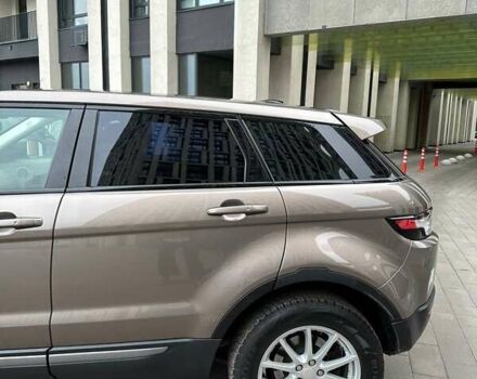 Бежевый Ленд Ровер Рендж Ровер Эвок, объемом двигателя 2.2 л и пробегом 110 тыс. км за 19999 $, фото 4 на Automoto.ua