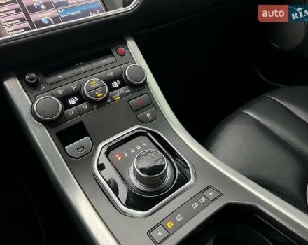 Черный Ленд Ровер Рендж Ровер Эвок, объемом двигателя 2 л и пробегом 163 тыс. км за 15990 $, фото 16 на Automoto.ua