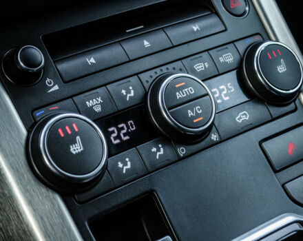 Черный Ленд Ровер Рендж Ровер Эвок, объемом двигателя 2.2 л и пробегом 79 тыс. км за 25555 $, фото 27 на Automoto.ua