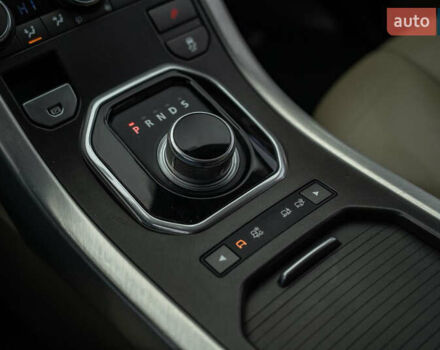 Черный Ленд Ровер Рендж Ровер Эвок, объемом двигателя 2.18 л и пробегом 150 тыс. км за 17500 $, фото 32 на Automoto.ua