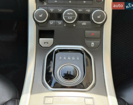 Чорний Ленд Ровер Рендж Ровер Евок, об'ємом двигуна 2.2 л та пробігом 241 тис. км за 16700 $, фото 11 на Automoto.ua