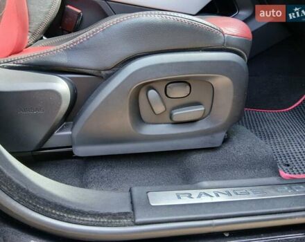 Черный Ленд Ровер Рендж Ровер Эвок, объемом двигателя 2 л и пробегом 122 тыс. км за 17002 $, фото 38 на Automoto.ua