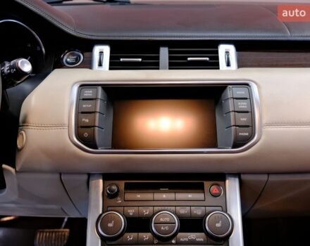 Чорний Ленд Ровер Рендж Ровер Евок, об'ємом двигуна 2 л та пробігом 94 тис. км за 14900 $, фото 17 на Automoto.ua