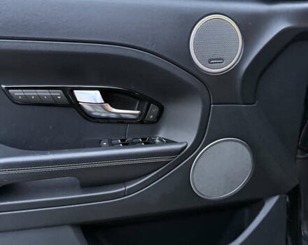 Чорний Ленд Ровер Рендж Ровер Евок, об'ємом двигуна 2.18 л та пробігом 164 тис. км за 18500 $, фото 6 на Automoto.ua