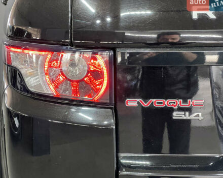 Чорний Ленд Ровер Рендж Ровер Евок, об'ємом двигуна 2 л та пробігом 125 тис. км за 17499 $, фото 4 на Automoto.ua