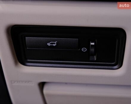 Чорний Ленд Ровер Рендж Ровер Евок, об'ємом двигуна 2 л та пробігом 94 тис. км за 14900 $, фото 24 на Automoto.ua