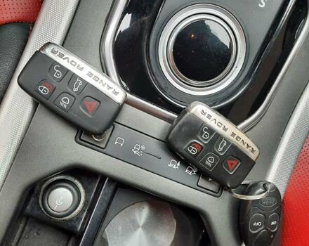 Черный Ленд Ровер Рендж Ровер Эвок, объемом двигателя 2 л и пробегом 122 тыс. км за 17002 $, фото 35 на Automoto.ua