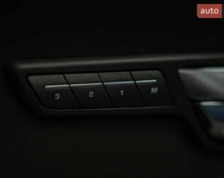 Чорний Ленд Ровер Рендж Ровер Евок, об'ємом двигуна 2.18 л та пробігом 150 тис. км за 18500 $, фото 17 на Automoto.ua