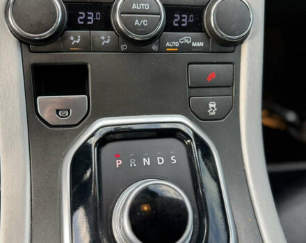 Черный Ленд Ровер Рендж Ровер Эвок, объемом двигателя 2 л и пробегом 210 тыс. км за 13999 $, фото 16 на Automoto.ua