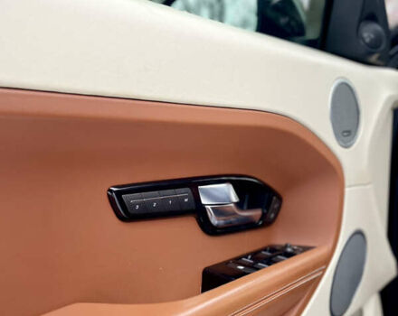 Чорний Ленд Ровер Рендж Ровер Евок, об'ємом двигуна 2 л та пробігом 145 тис. км за 13500 $, фото 38 на Automoto.ua