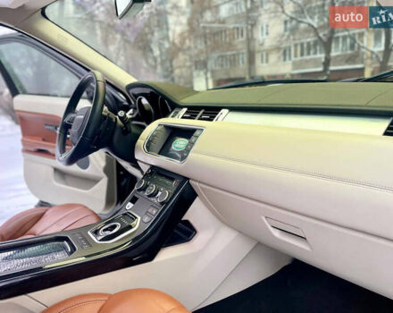 Чорний Ленд Ровер Рендж Ровер Евок, об'ємом двигуна 2 л та пробігом 146 тис. км за 13955 $, фото 6 на Automoto.ua