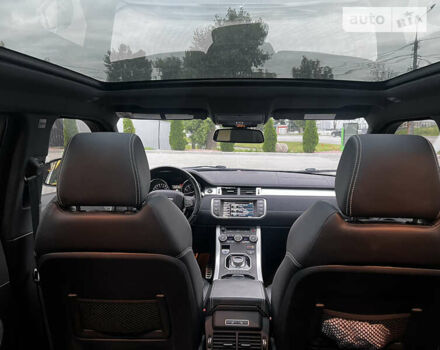 Черный Ленд Ровер Рендж Ровер Эвок, объемом двигателя 2 л и пробегом 112 тыс. км за 21000 $, фото 6 на Automoto.ua
