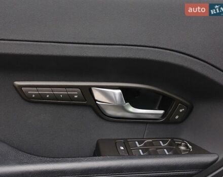 Чорний Ленд Ровер Рендж Ровер Евок, об'ємом двигуна 2 л та пробігом 151 тис. км за 15700 $, фото 16 на Automoto.ua