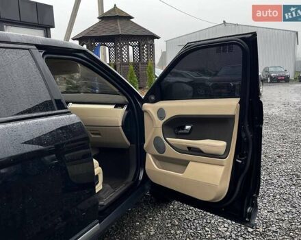 Чорний Ленд Ровер Рендж Ровер Евок, об'ємом двигуна 2 л та пробігом 144 тис. км за 11300 $, фото 20 на Automoto.ua