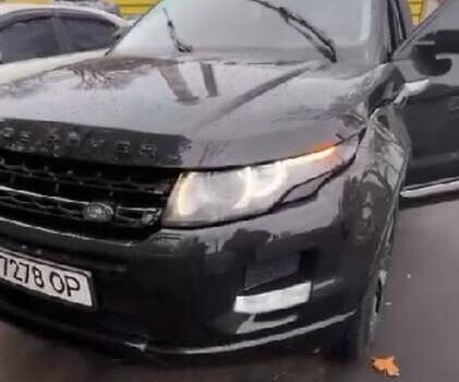 Чорний Ленд Ровер Рендж Ровер Евок, об'ємом двигуна 2 л та пробігом 111 тис. км за 12000 $, фото 36 на Automoto.ua