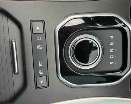 Черный Ленд Ровер Рендж Ровер Эвок, объемом двигателя 2 л и пробегом 160 тыс. км за 16000 $, фото 12 на Automoto.ua