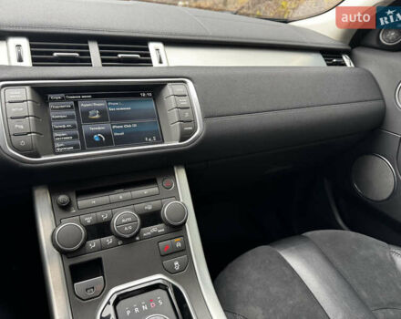 Черный Ленд Ровер Рендж Ровер Эвок, объемом двигателя 2 л и пробегом 184 тыс. км за 15500 $, фото 9 на Automoto.ua