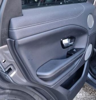 Чорний Ленд Ровер Рендж Ровер Евок, об'ємом двигуна 0 л та пробігом 116 тис. км за 17200 $, фото 29 на Automoto.ua