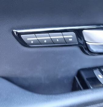 Чорний Ленд Ровер Рендж Ровер Евок, об'ємом двигуна 0 л та пробігом 116 тис. км за 17200 $, фото 20 на Automoto.ua