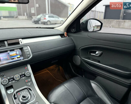 Чорний Ленд Ровер Рендж Ровер Евок, об'ємом двигуна 2 л та пробігом 122 тис. км за 21900 $, фото 21 на Automoto.ua