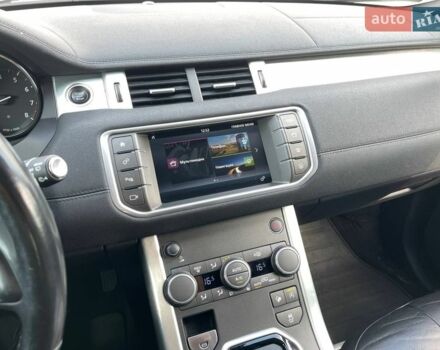 Чорний Ленд Ровер Рендж Ровер Евок, об'ємом двигуна 2 л та пробігом 153 тис. км за 19990 $, фото 16 на Automoto.ua