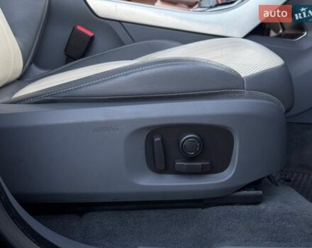 Чорний Ленд Ровер Рендж Ровер Евок, об'ємом двигуна 2 л та пробігом 130 тис. км за 14300 $, фото 41 на Automoto.ua