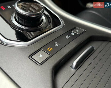 Чорний Ленд Ровер Рендж Ровер Евок, об'ємом двигуна 2 л та пробігом 169 тис. км за 20999 $, фото 18 на Automoto.ua