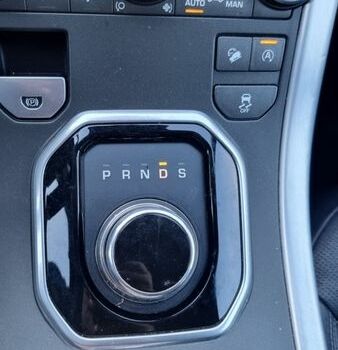 Чорний Ленд Ровер Рендж Ровер Евок, об'ємом двигуна 0 л та пробігом 116 тис. км за 17200 $, фото 18 на Automoto.ua