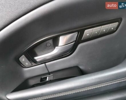 Чорний Ленд Ровер Рендж Ровер Евок, об'ємом двигуна 2 л та пробігом 80 тис. км за 18500 $, фото 5 на Automoto.ua