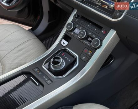 Чорний Ленд Ровер Рендж Ровер Евок, об'ємом двигуна 2 л та пробігом 130 тис. км за 14300 $, фото 46 на Automoto.ua