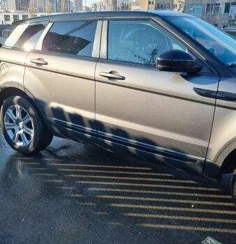 Чорний Ленд Ровер Рендж Ровер Евок, об'ємом двигуна 0 л та пробігом 116 тис. км за 17200 $, фото 3 на Automoto.ua