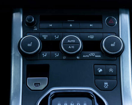 Черный Ленд Ровер Рендж Ровер Эвок, объемом двигателя 2 л и пробегом 152 тыс. км за 18300 $, фото 13 на Automoto.ua