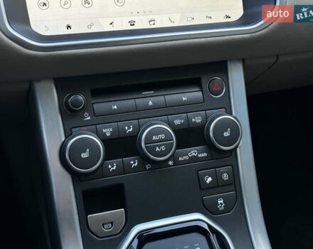 Чорний Ленд Ровер Рендж Ровер Евок, об'ємом двигуна 2 л та пробігом 98 тис. км за 20900 $, фото 13 на Automoto.ua