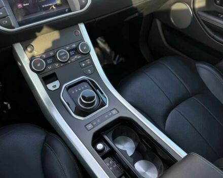 Чорний Ленд Ровер Рендж Ровер Евок, об'ємом двигуна 2 л та пробігом 63 тис. км за 14000 $, фото 10 на Automoto.ua