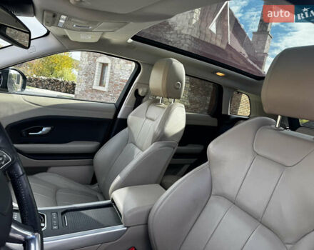 Черный Ленд Ровер Рендж Ровер Эвок, объемом двигателя 2 л и пробегом 211 тыс. км за 21300 $, фото 11 на Automoto.ua