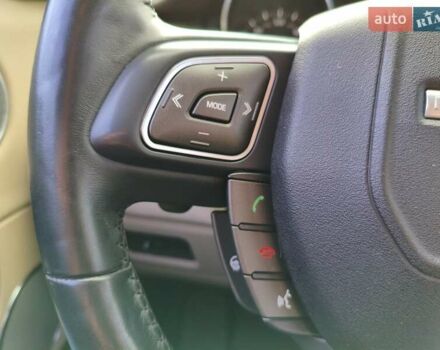 Чорний Ленд Ровер Рендж Ровер Евок, об'ємом двигуна 2 л та пробігом 93 тис. км за 21900 $, фото 30 на Automoto.ua