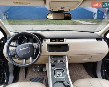 Чорний Ленд Ровер Рендж Ровер Евок, об'ємом двигуна 2 л та пробігом 93 тис. км за 21900 $, фото 4 на Automoto.ua