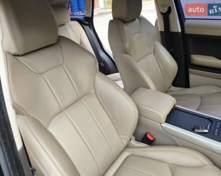 Чорний Ленд Ровер Рендж Ровер Евок, об'ємом двигуна 2 л та пробігом 93 тис. км за 21900 $, фото 12 на Automoto.ua