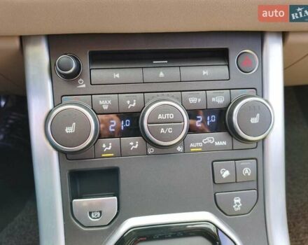 Чорний Ленд Ровер Рендж Ровер Евок, об'ємом двигуна 2 л та пробігом 93 тис. км за 21900 $, фото 25 на Automoto.ua