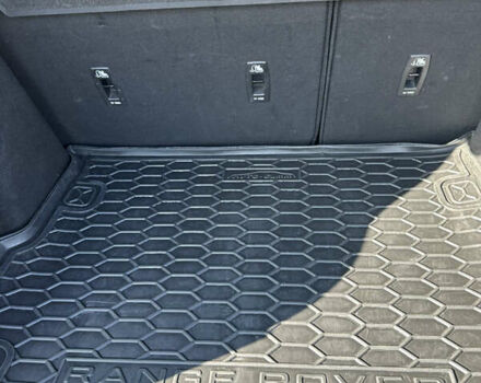 Черный Ленд Ровер Рендж Ровер Эвок, объемом двигателя 2 л и пробегом 89 тыс. км за 25000 $, фото 11 на Automoto.ua