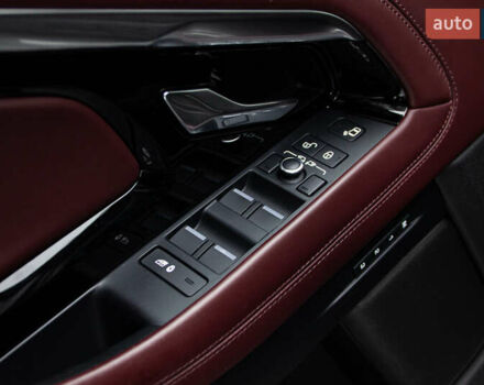 Черный Ленд Ровер Рендж Ровер Эвок, объемом двигателя 2 л и пробегом 103 тыс. км за 35000 $, фото 23 на Automoto.ua