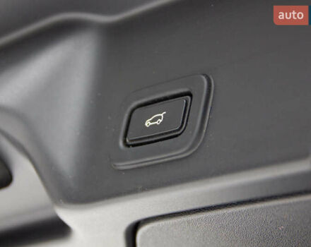 Черный Ленд Ровер Рендж Ровер Эвок, объемом двигателя 2 л и пробегом 103 тыс. км за 35000 $, фото 29 на Automoto.ua