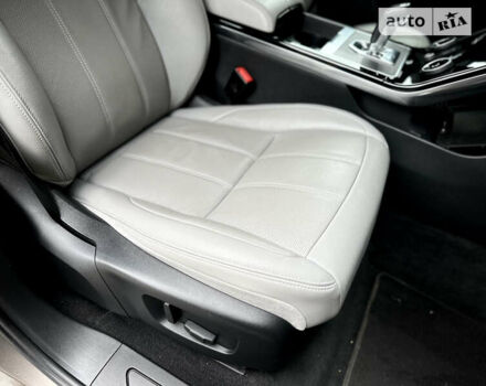 Коричневый Ленд Ровер Рендж Ровер Эвок, объемом двигателя 2 л и пробегом 82 тыс. км за 36990 $, фото 72 на Automoto.ua