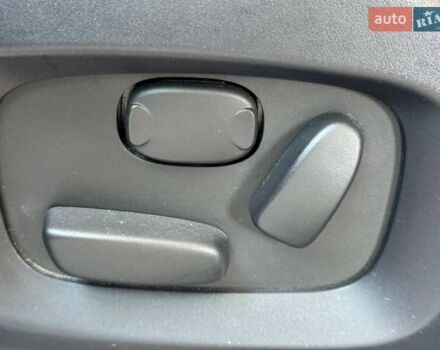 Червоний Ленд Ровер Рендж Ровер Евок, об'ємом двигуна 2 л та пробігом 128 тис. км за 16900 $, фото 15 на Automoto.ua